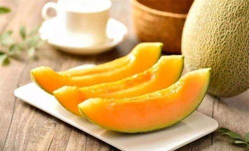 蜜瓜用不用掐尖吃呀视频,揭秘是否需要掐尖享用