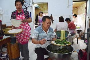 大叔吃馍卖瓜视频下载,揭秘网络红人背后的故事